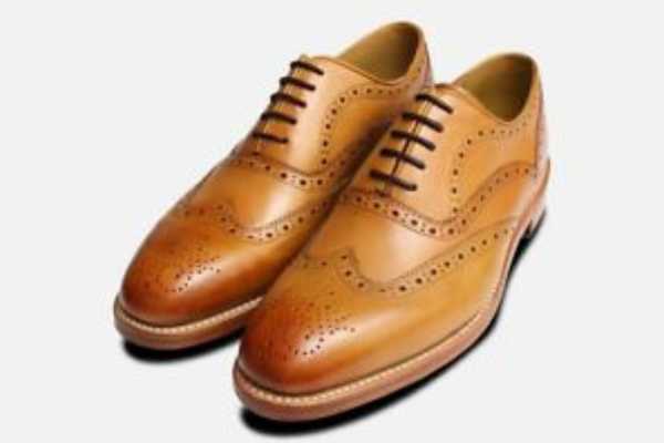 الأحذية الرجالية الإيطالية الرسمية, ماركة أوليفر سويني Oliver Sweeney